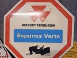 a red and white sign that says espaces verts on it