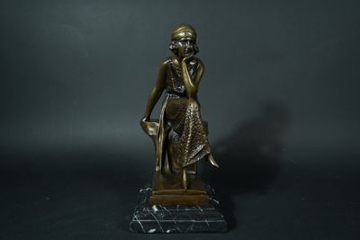 Ecole du XXe siècle Femme pensive