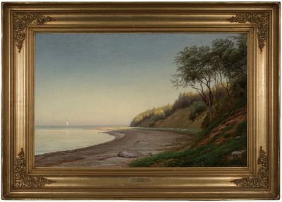 une peinture à l'huile représentant une scène de plage avec un voilier au loin