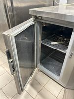 1 tour réfrigéré en inox à 3 portes 199x83 cm (vide) (photo 4)