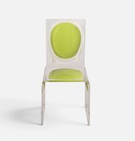 KARTELL. Chaise en plexiglas modèle à décor de chaise Louis … (photo 2)