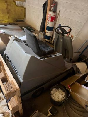a machine that is sitting in the middle of a room