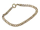 gros plan d'un bracelet en chaîne en or sur fond blanc