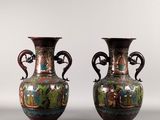 paire de vases chinois à cloisonné, ornés de motifs floraux
