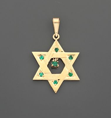 Pendentif en or jaune 14k 585 millièmes épousant la forme d'…