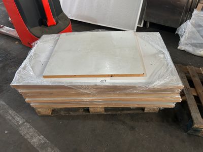 Lot de 11 plateaux de tables blanc 130x80, sans pieds, en l'…