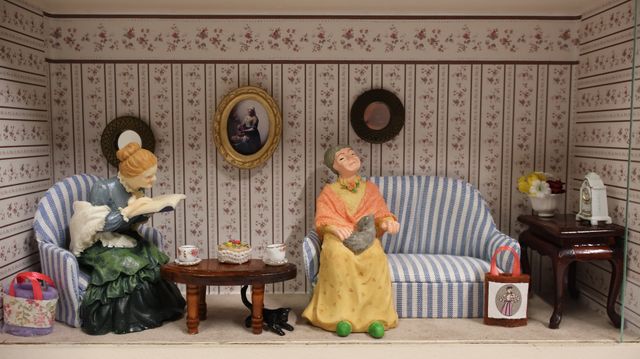 Diorama. Composition miniature, dans une vitrine en bois, vitre e...
