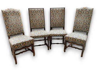 Suite de 4 chaises de style Louis XIII recouvertes d'un tiss…