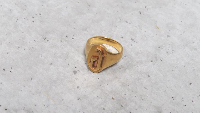 Bague chevalière en or 750‰. En règle. Poids brut : 7,01gr