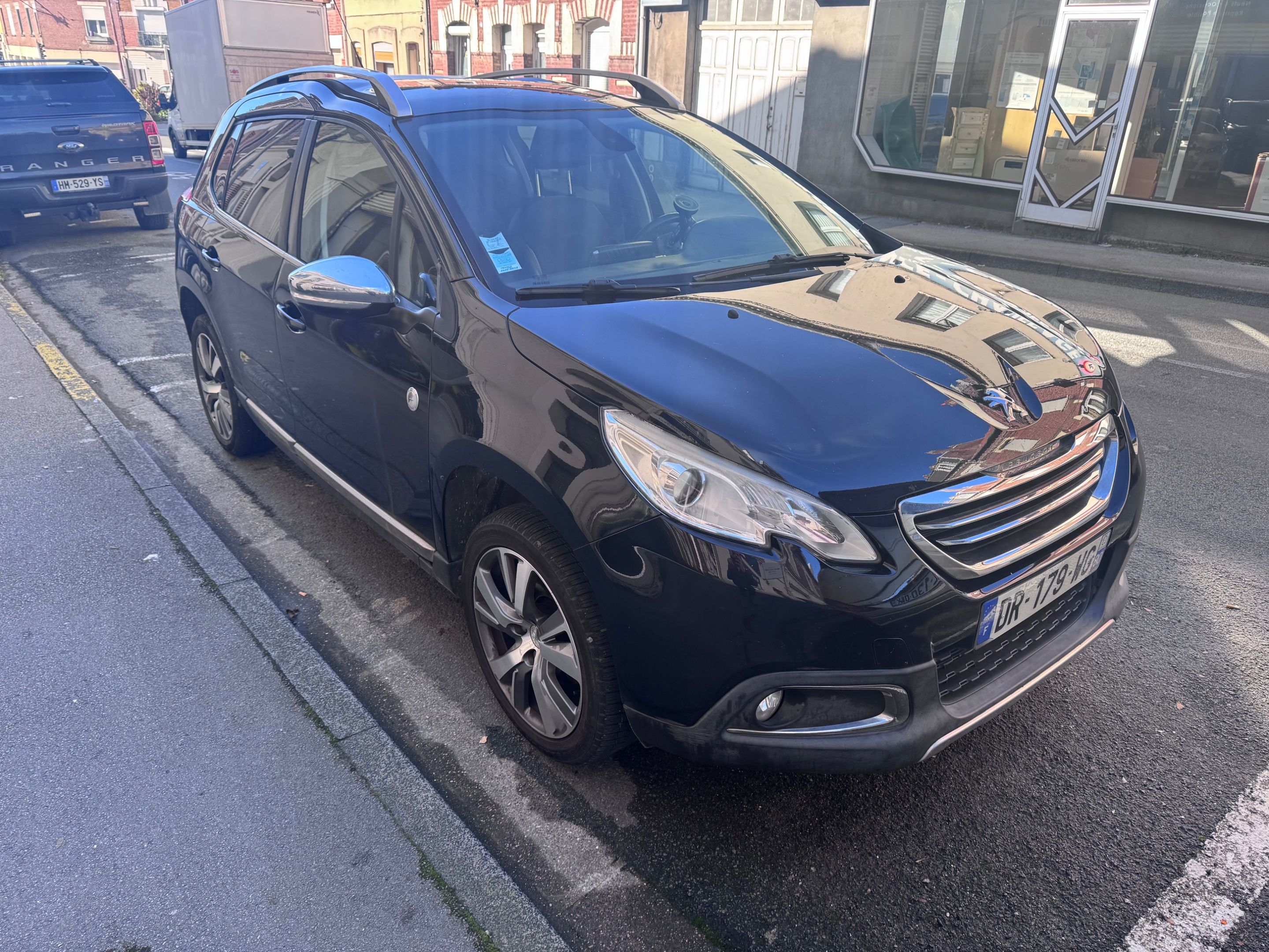 PEUGEOT 2008