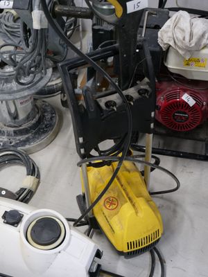 a machine that is sitting on a table in a room