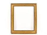 un cadre photo vide sur un mur blanc, avec un fond blanc