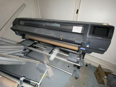 - 1 imprimante grand format HP LATEX 365