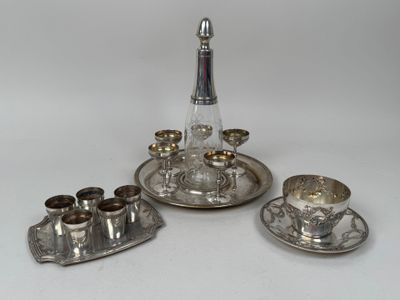 service à thé plaqué argent avec tasses et soucoupes en argent