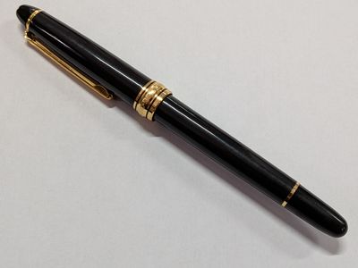 MONT BLANC. MEISTERSTUCK Pix. Stylo à bille. (mine à changer)