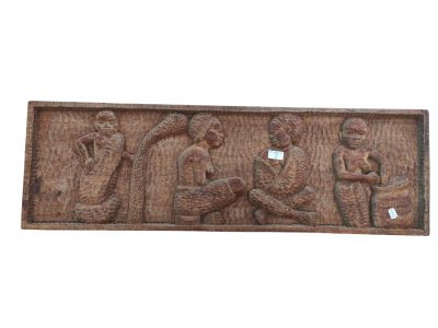 Afrique de l'Ouest : Bas relief en bois sculpté figurant 4 p…