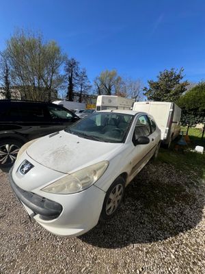 PEUGEOT 206+ - Photo 1