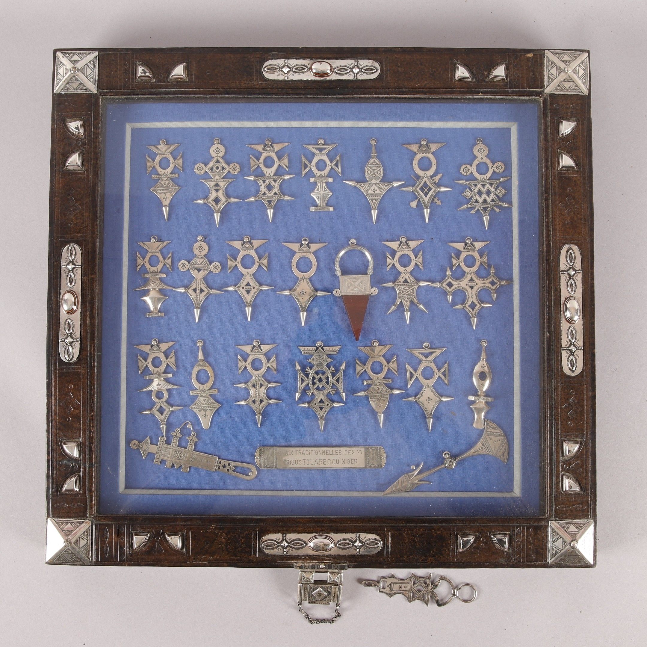 Objets d'art & Curiosités