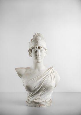 Buste en marbre blanc représentant une femme symbolisant la …