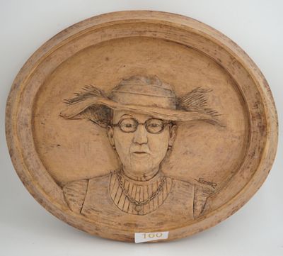 R Epaud "Portrait de femme au chapeau , lunette et collier" …