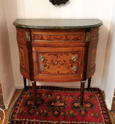 COMMODE demi lune en bois de placage marqueté, à trois tiroi… - Photo 1