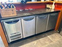 1 arrière bar réfrigéré à 3 portes WILLIAMS 190 cm