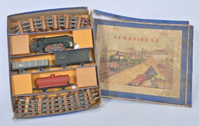 une boîte contenant un circuit de train