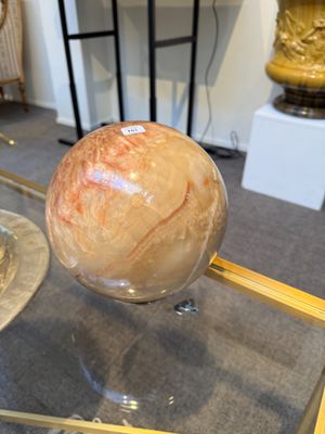 Importante sphère en onyx. Haut : 21 cm