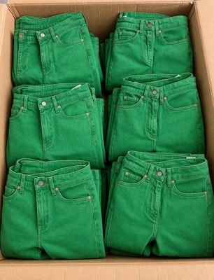 Lot de 8 pantalons vert neuf taille aléatoire