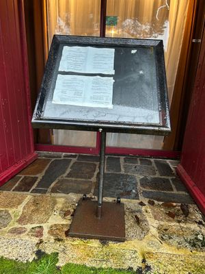 Porte-menu sur pied (rouille) et stop trottoir en bois. - Photo 1