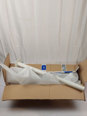une boîte en carton contenant un rouleau de papier toilette