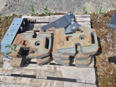 deux machines posées sur une palette