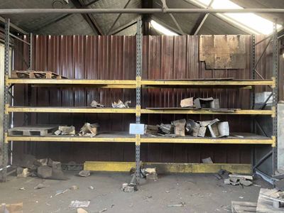 2 travées de racks métalliques - Photo 1