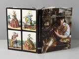une photo d'un livre contenant des illustrations de personnes jouant d'instruments de musique