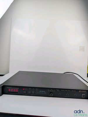 a picture of a laptop computer sitting on top of a desk