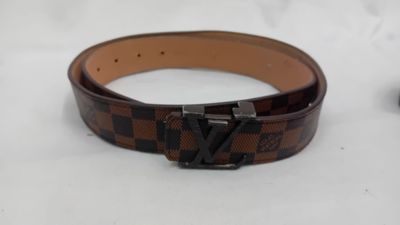ceinture Louis Vuitton à carreaux marron et noirs