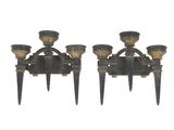 paire de bougeoirs anciens en laiton avec appliques