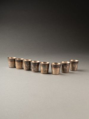 CHRISTOFLE. Suite de huit VERRES A LIQUEUR à décor de filets… - Photo 1