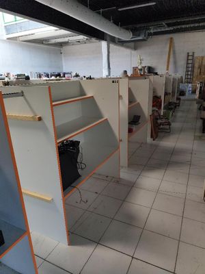 une image d'une pièce en cours de rénovation