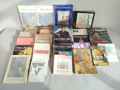 un grand nombre de livres posés sur une table