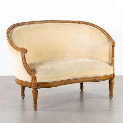 an image of a very nice looking couch in a room
