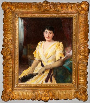 tableau représentant une femme en robe jaune tenant un éventail
