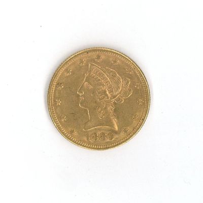 une pièce d'or ornée d'une tête de femme