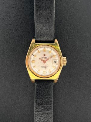 TISSOT. Montre de dame en métal doré, modèle Seastar PR 516,…