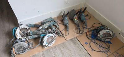 UN ENSEMBLE DE 14 OUTILS FILAIRES MAKITA LE TOUT AVEC FILS D'ALIMENTAT - Photo 1