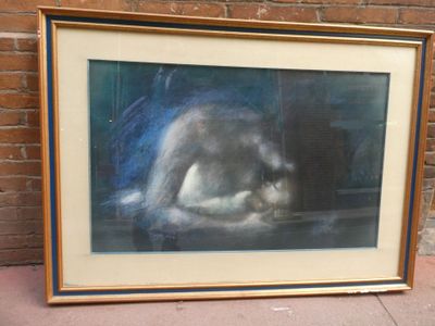tableau encadré représentant un chat endormi sur le rebord d'une fenêtre