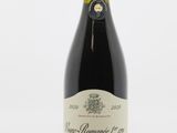 bouteille de vin rouge sur fond blanc sur fond blanc