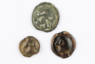 Monnaie Gauloise - Lot de 3 monnaies en potin : Haute et moy…