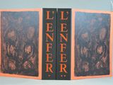 une couverture de livre orange et noire sur laquelle figure l'image d'un homme à cheval