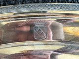 un homme se prenant en photo dans un miroir